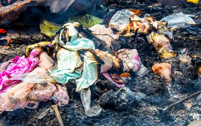 বঙ্গবাজারে ৩৮৪৫ টি দোকান পুড়েছে, ক্ষতি ৩০৩ কোটি টাকার