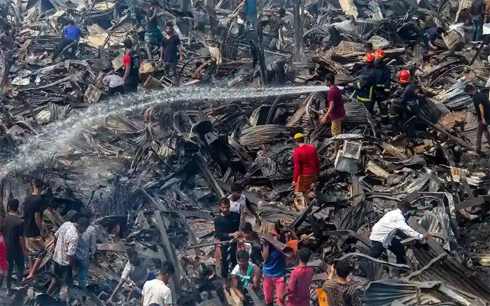 বাংলাদেশের মানুষের অন্যতম স্ট্যাটাস সিম্বল হলো 'পাকা বাড়ি'