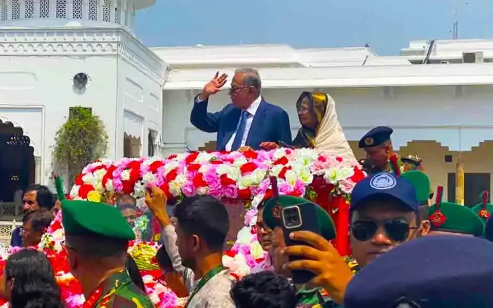 আবদুল হামিদকে রাষ্ট্রীয় বিদায় জানালো বঙ্গভবন