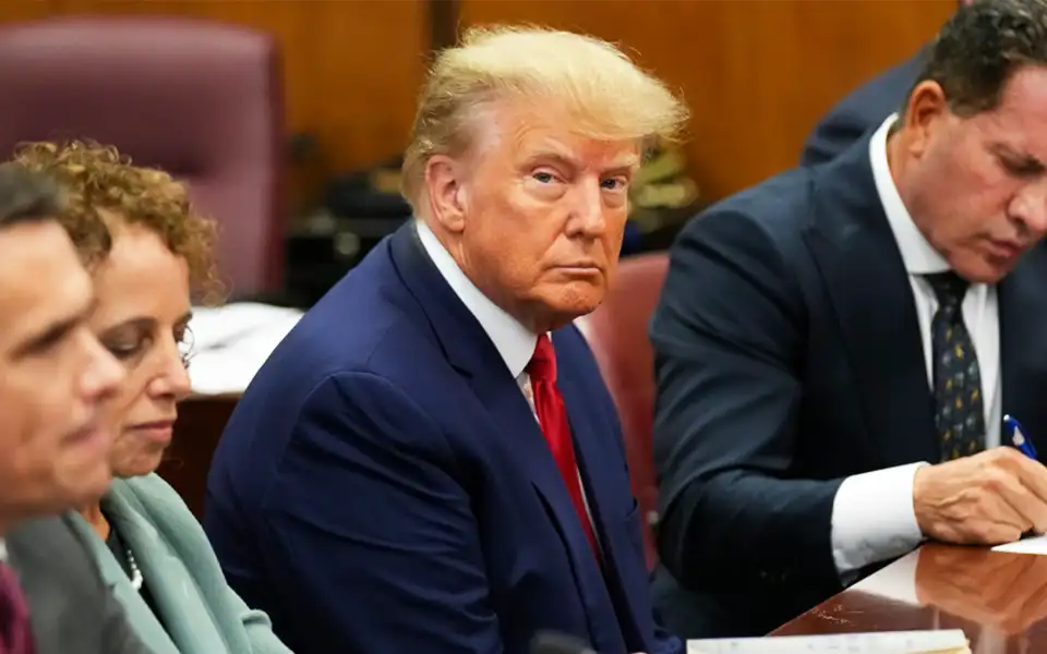 যুক্তরাষ্ট্রের সাবেক প্রেসিডেন্ট ডোনাল্ড ট্রাম্প গ্রেপ্তার