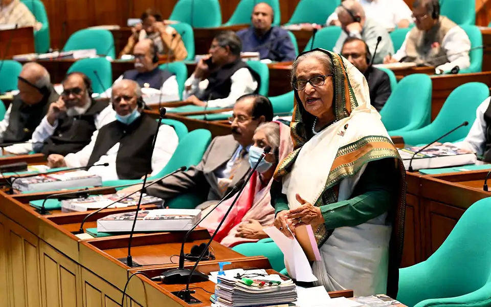 প্রধানমন্ত্রী শেখ হাসিনা জাতীয় সংসদের ৫০ বছর পূর্তিতে বিশেষ অধিবেশনে সমাপনী ভাষণ দেন