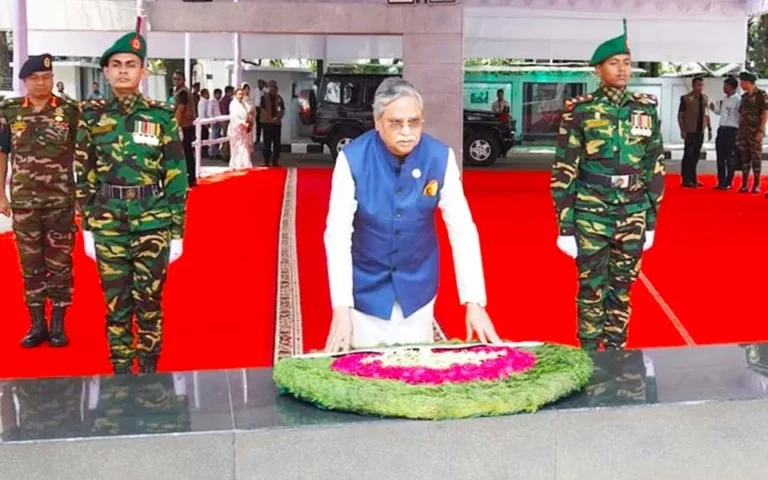 বঙ্গবন্ধুর প্রতিকৃতিতে শ্রদ্ধা নিবেদন রাষ্ট্রপতির