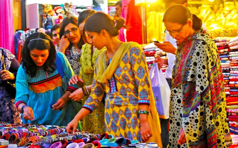 ঈদুল ফিতরের ছুটি একদিন বাড়ালো সরকার