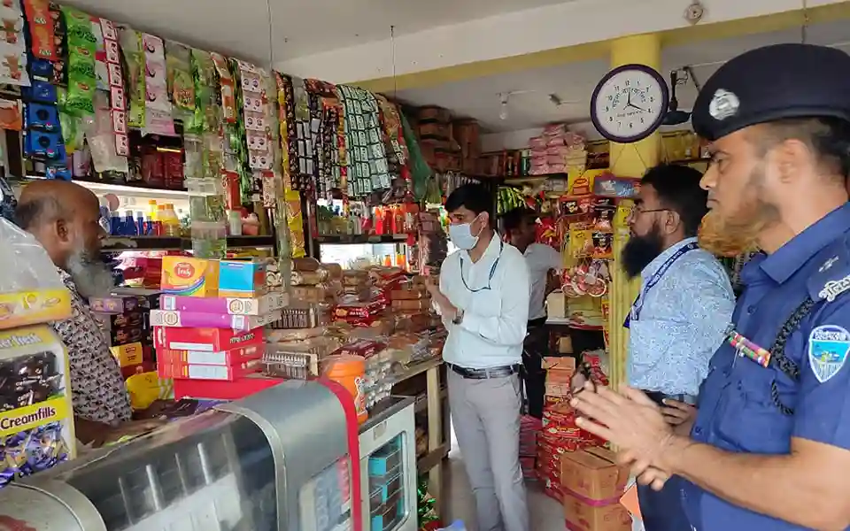 কুমিল্লার লাকসাম উপজেলার ৪ প্রতিষ্ঠানকে ২৬ হাজার টাকা জরিমানা