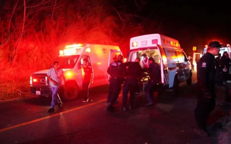 মেক্সিকোতে বাস দুর্ঘটনায় নিহত ১৮, আহত ২৪ জন