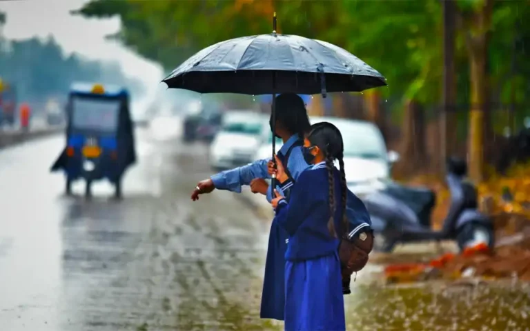 সারাদেশে বৃষ্টিসহ ৮০ কিলোমিটার বেগে ঝড়ের সম্ভাবনা