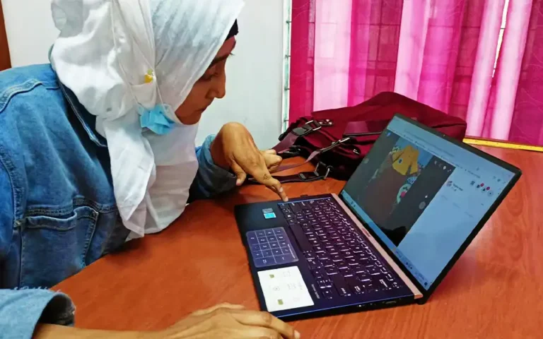 প্রতিবন্ধকতাকে হার মানিয়ে উদ্যোক্তা কুমিল্লার তাজীন