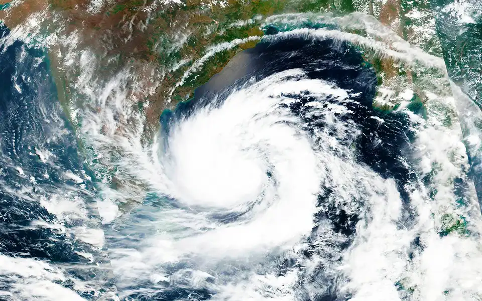 ধেয়ে আসছে ঘূর্ণিঝড় ‘মোখা’, বন্দরে ২ নম্বর সংকেত