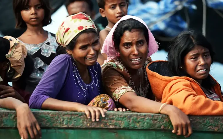 ঘূর্ণিঝড় মোখার মূল আঘাত মিয়ানমারে, ঝুঁকি কমেছে বাংলাদেশে