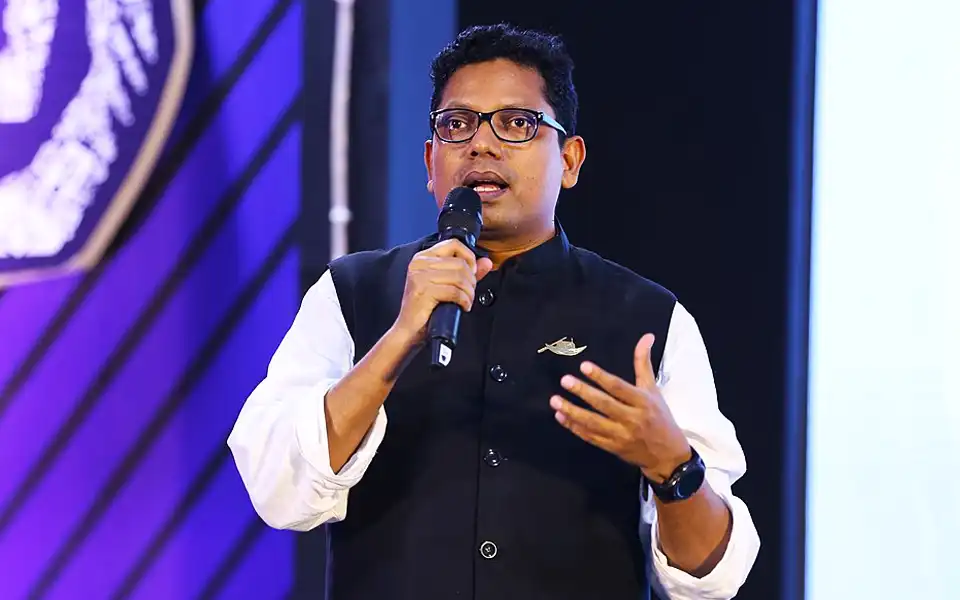 ইসির চিঠি, খুলনা সফর স্থগিত করলেন প্রতিমন্ত্রী জুনাইদ আহ্‌মেদ পলক