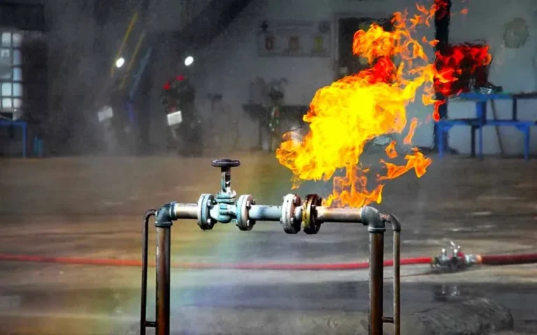 রাজধানীর গেন্ডারিয়ায় গ্যাস লাইনে বিস্ফোরণ, শিশুসহ দগ্ধ ৩