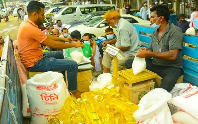দেশব্যাপী ৭০ টাকায় চিনি ও ১১০ টাকায় মিলবে সয়াবিন তেল