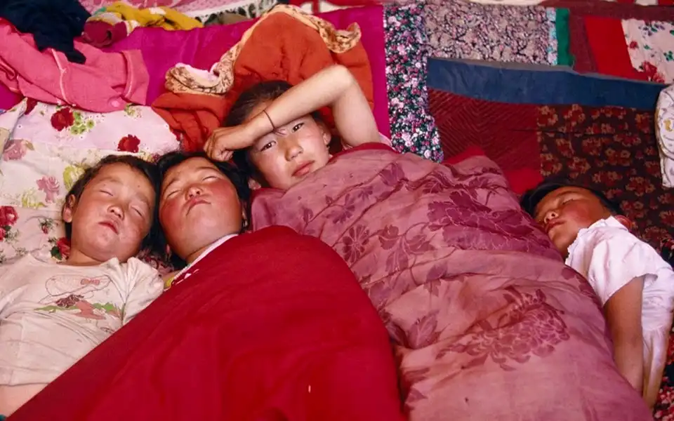 যে গ্রামের মানুষ একবার ঘুমিয়ে পড়লে কেটে যায় টানা ১ মাস!