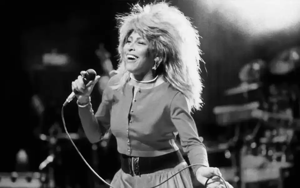 না ফেরার দেশে চলে গেলেন ‘রক এন রোল’ গায়িকা টিনা টার্নার