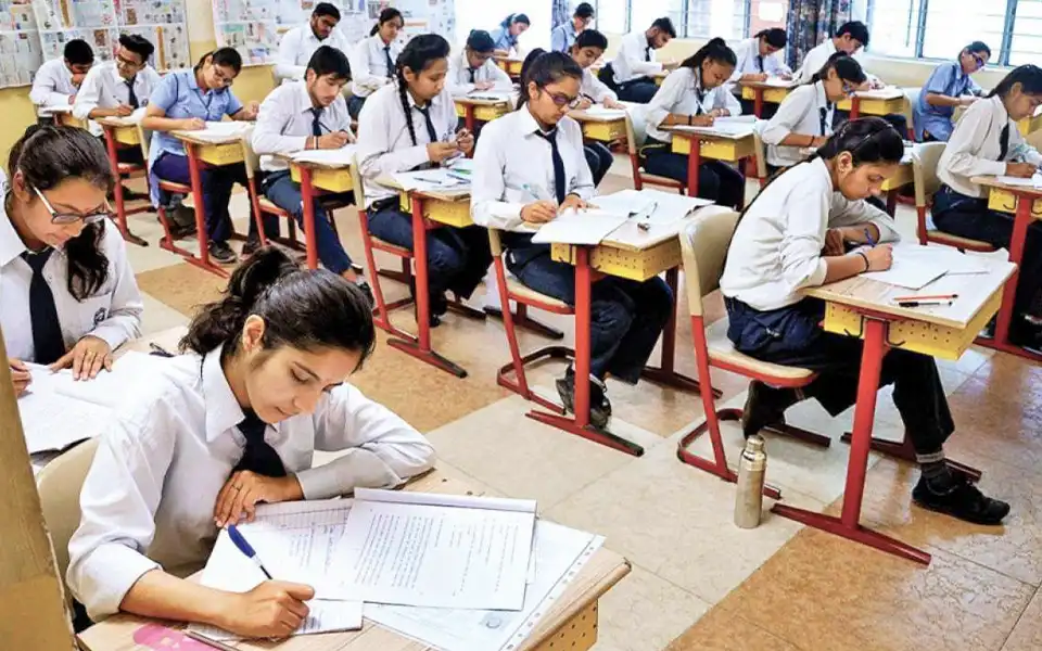 রোববার পাঁচ শিক্ষা বোর্ডের এসএসসি ও জাতীয় বিশ্ববিদ্যালয়ের পরীক্ষা স্থগিত