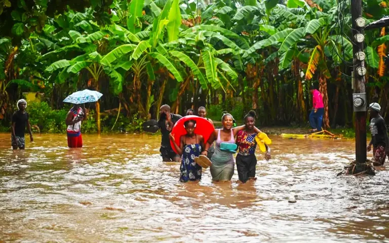 হাইতিতে বন্যা ও ভূমিধসে কমপক্ষে ৪২ জনের মৃত্যু, নিখোঁজ ১১