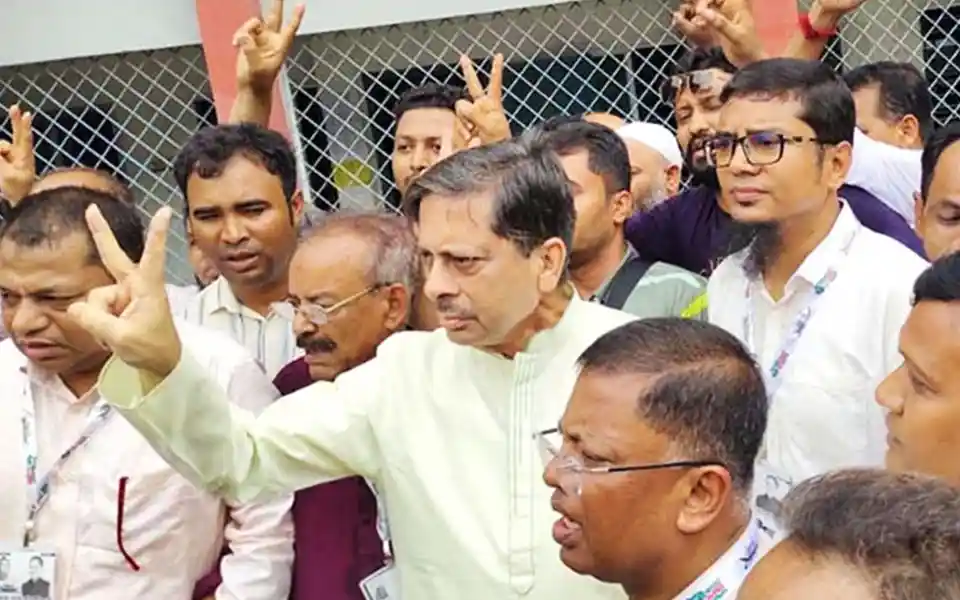 বরিশাল সিটি নির্বাচন: নতুন নগরপিতা আওয়ামী লীগের প্রার্থী আবুল খায়ের