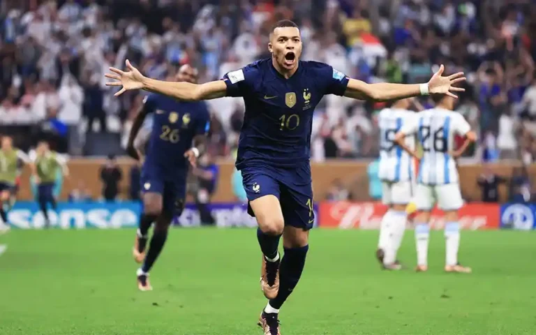 এমবাপ্পের রেকর্ড গোলে ফ্রান্সের জয়