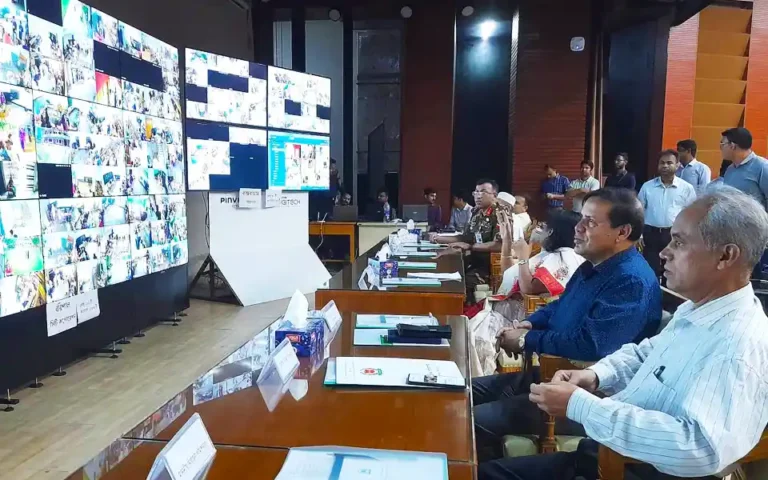 খুলনা ও বরিশালে সিটি নির্বাচন: অনিয়ম ঠেকাতে সিসি ক্যামেরায় ভোট দেখছে ইসি