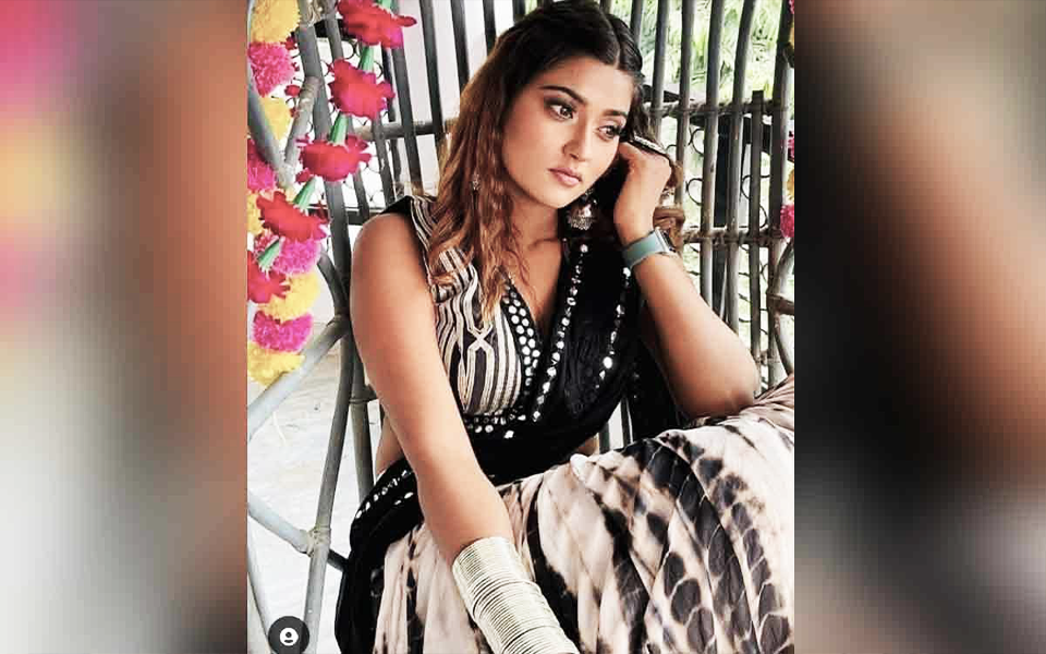 মৃত্যু ঘিরে নতুন রহস্য: অভিনেত্রী আকাঙ্ক্ষার