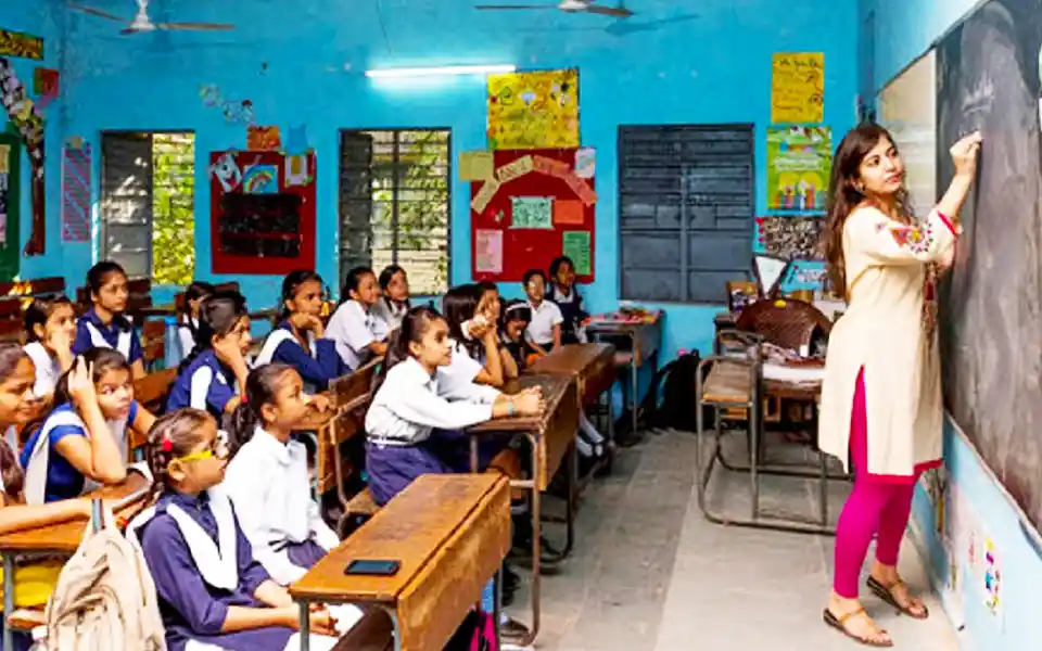 ঈদের ছুটিতে প্রাথমিক শিক্ষা প্রতিষ্ঠানগুলোকে মানতে হবে যে নির্দেশনা