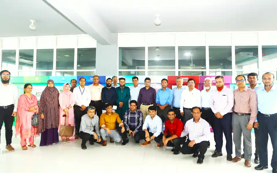 UGC calls on industrial organizations to come forward in research