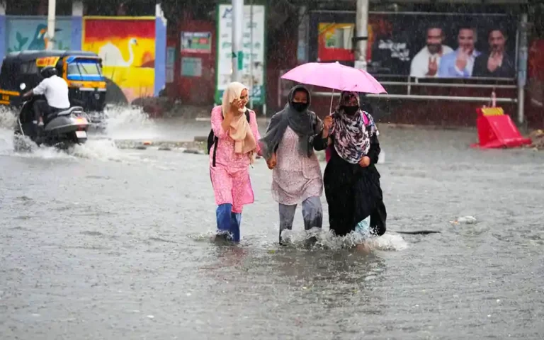 15 people killed in monsoon floods in India
