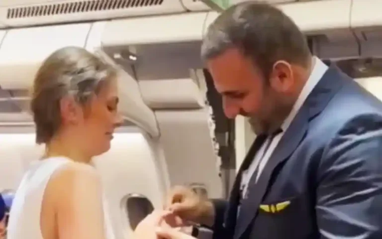 A pilot proposes to his girlfriend in a novel way on a flying plane