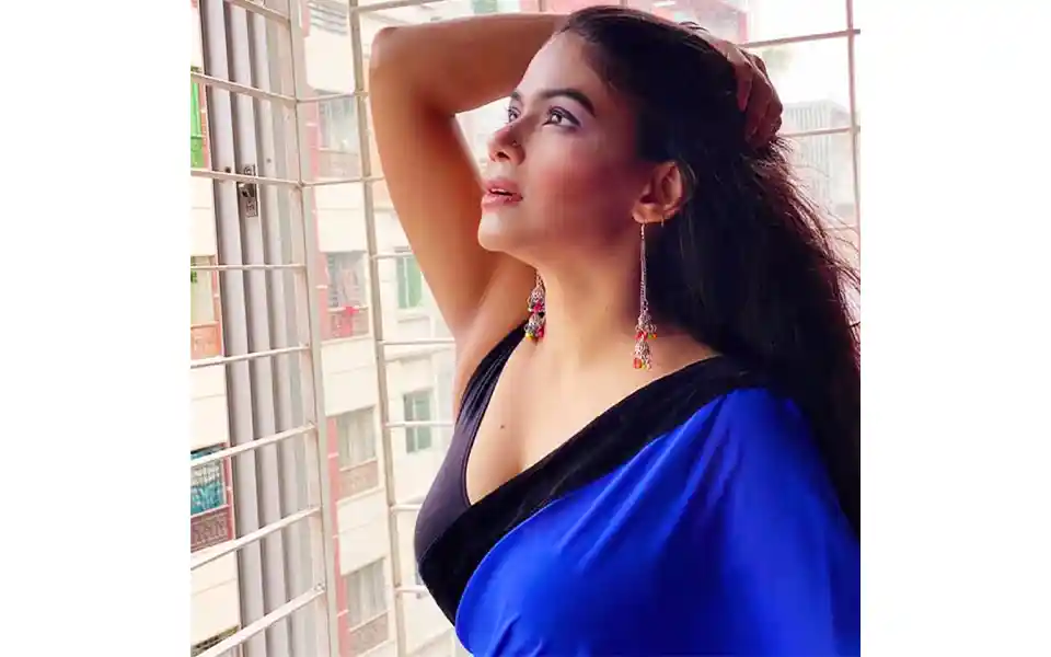 Actress Lara Lotus lost her father