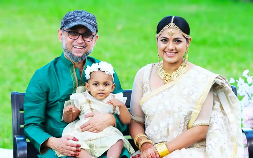 After 13 years Mostofa Sarwar Farooki-Nusrat Imroz Tisha in wedding dress again