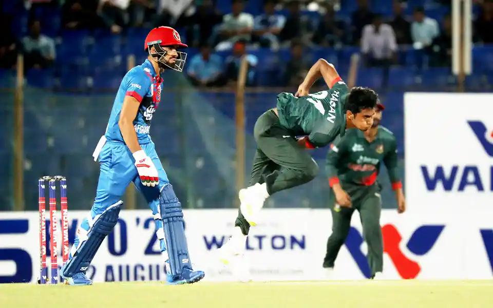 Bangladesh Select bowl after winning the toss in the match to save the series