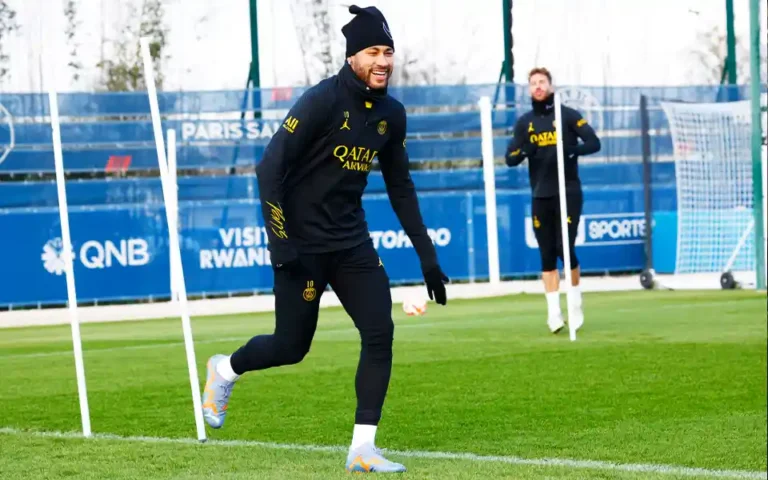 Neymar returned to training after injury