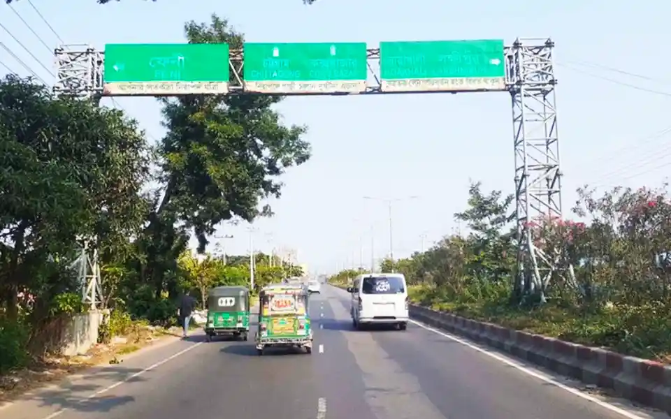 Woman dies, 2 injured after being hit by a bus in Comilla