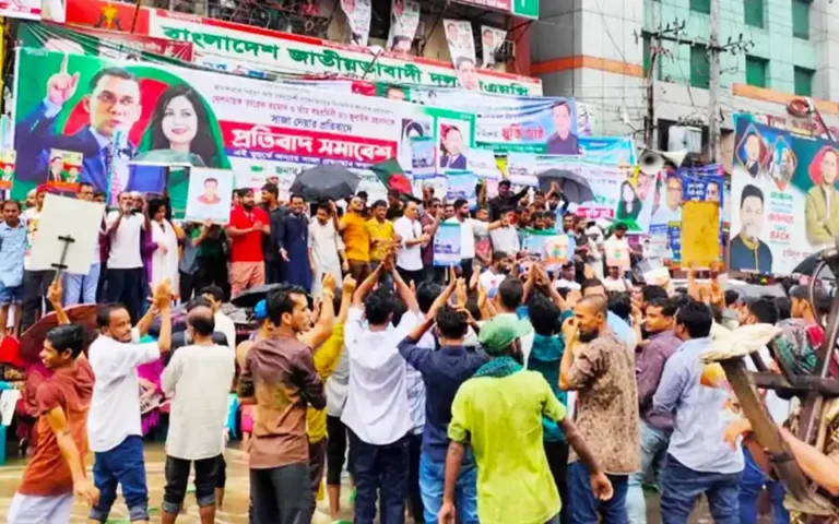 BNP's rally is going on knee-deep in water