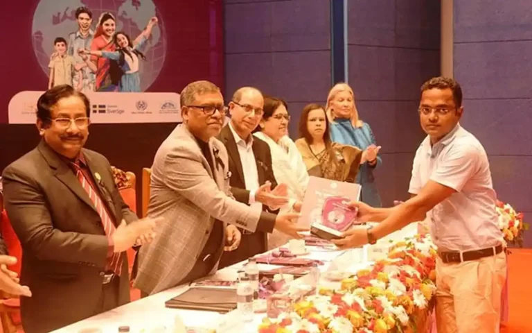 'জনসংখ্যার আধিক্য দিয়েই বাংলাদেশকে মধ্যম আয়ের দেশে তুলে এনেছেন শেখ হাসিনা'