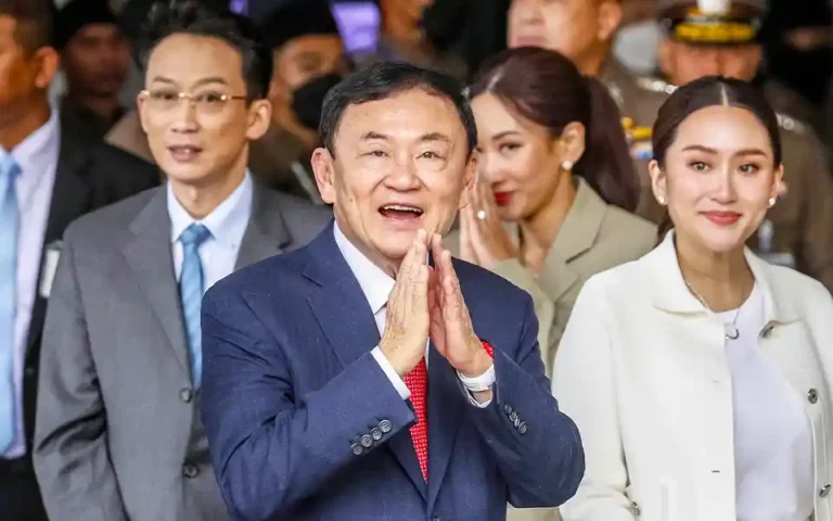 Former Thai Prime Minister Thaksin Shinawatra was arrested after returning home after 15 years