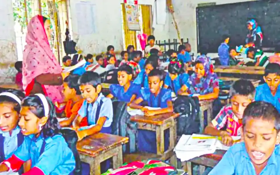 Secondary and Higher Education (Maushi) recruitment initiative to solve the shortage of teachers in secondary schools