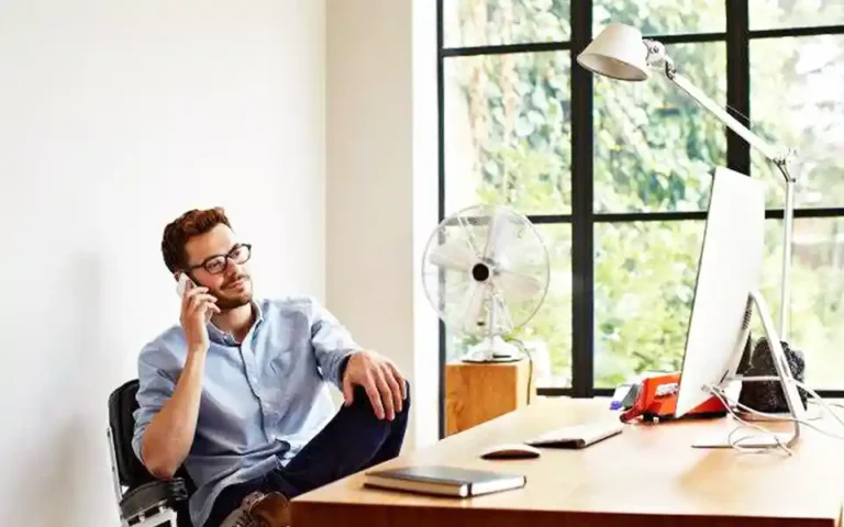 survey says Men comfortable working away from wife