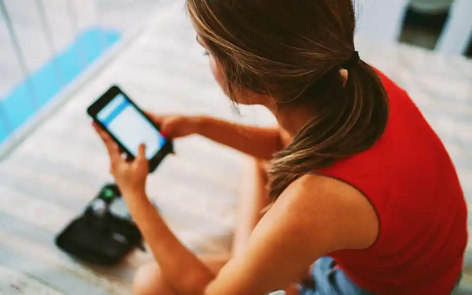 Are you addicted to social media? Know the symptoms