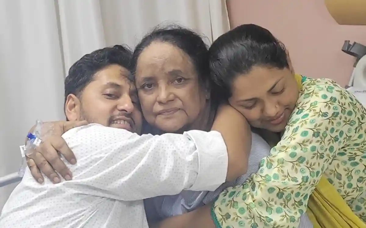 তিশার মায়ের হাঁটুর অপারেশন, অনুরাগীদের কাছে দোয়া