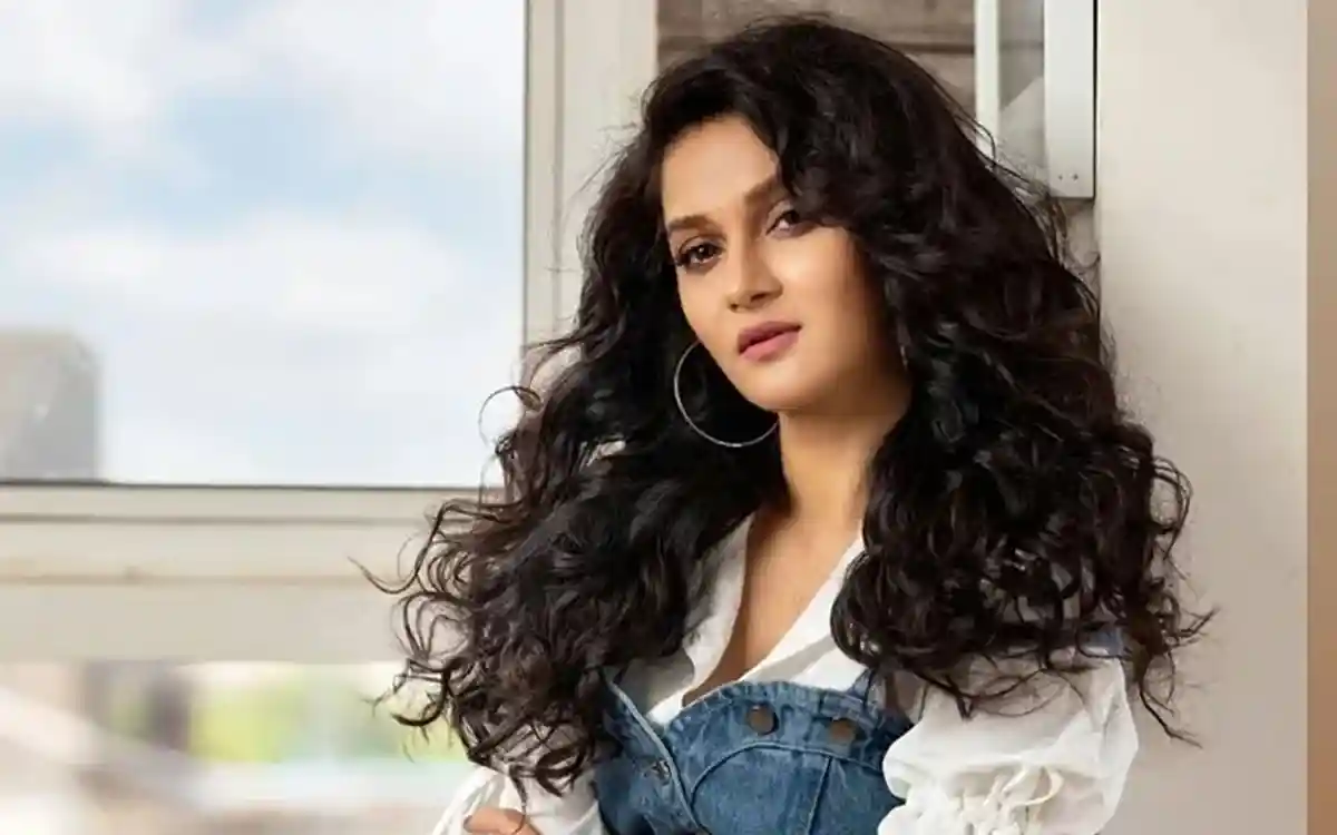 এবার ভিন্ন লুকে দেখা যাবে মিথিলাকে