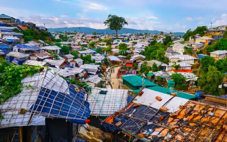 The UK will give another 42 million rupees to help the Rohingyas