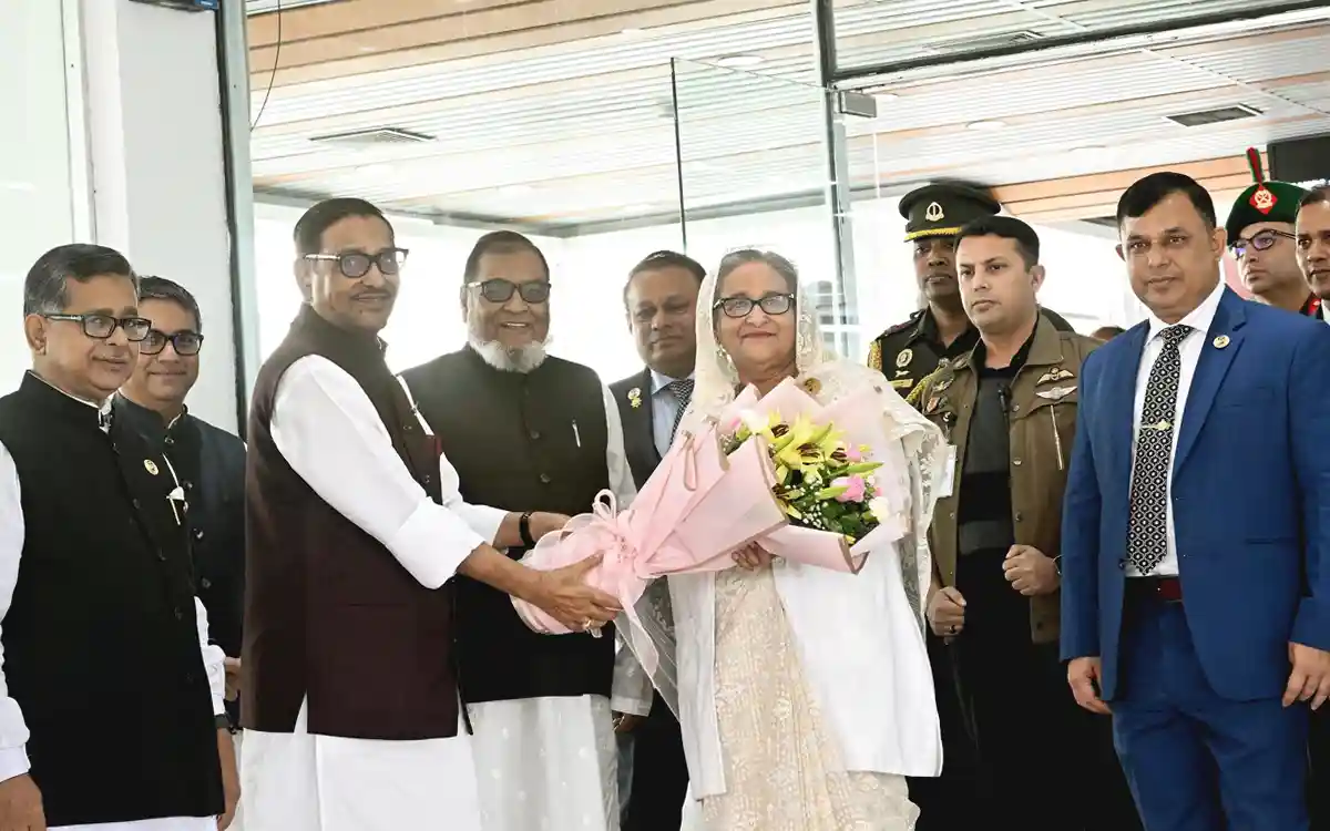 নয়াদিল্লি থেকে দেশে ফিরেছেন প্রধানমন্ত্রী