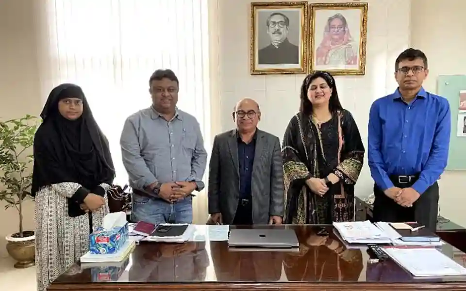 র‍্যাংকিংয়ে ভালো করতে বিশ্ববিদ্যালয়ে গবেষণা সহায়তায় আগ্রহ প্রকাশ এলসেভিয়ারের