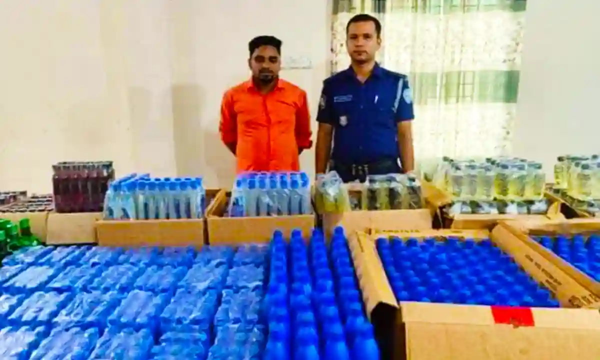 1489 bottles of adulterated oil of various brands seized in Feni, 1 arrested