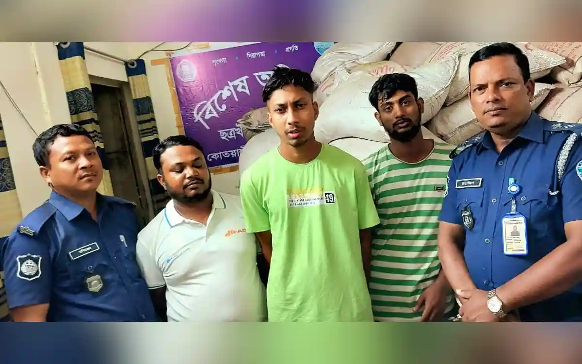 কুমিল্লায় ভারতীয় চিনি চোরাচালানে ৩ জন গ্রেফতার