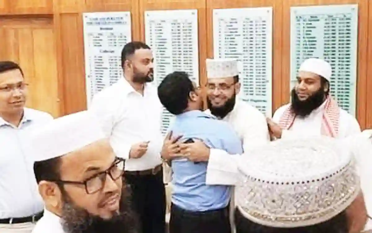 Cumilla's Lalmai Imam-UNO reconciled with the Deputy Commissioner