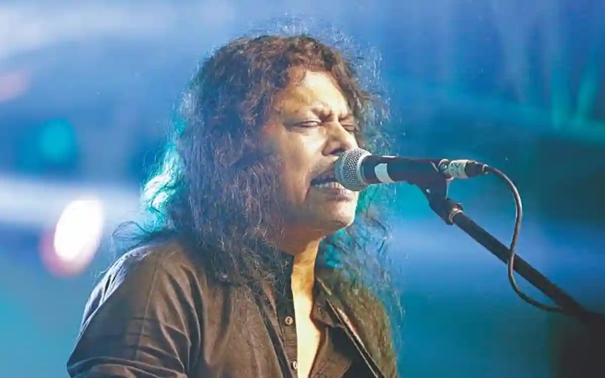 দেশের কালজয়ী রকস্টার জেমস ৫৯ বছরে পা রাখলেন