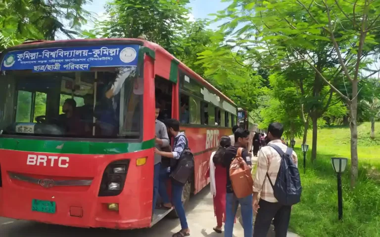 কুবিতে অবরোধে চলবে ক্লাস-পরীক্ষা: শিক্ষার্থীদের জন্য বিআরটিসি বাস চালু