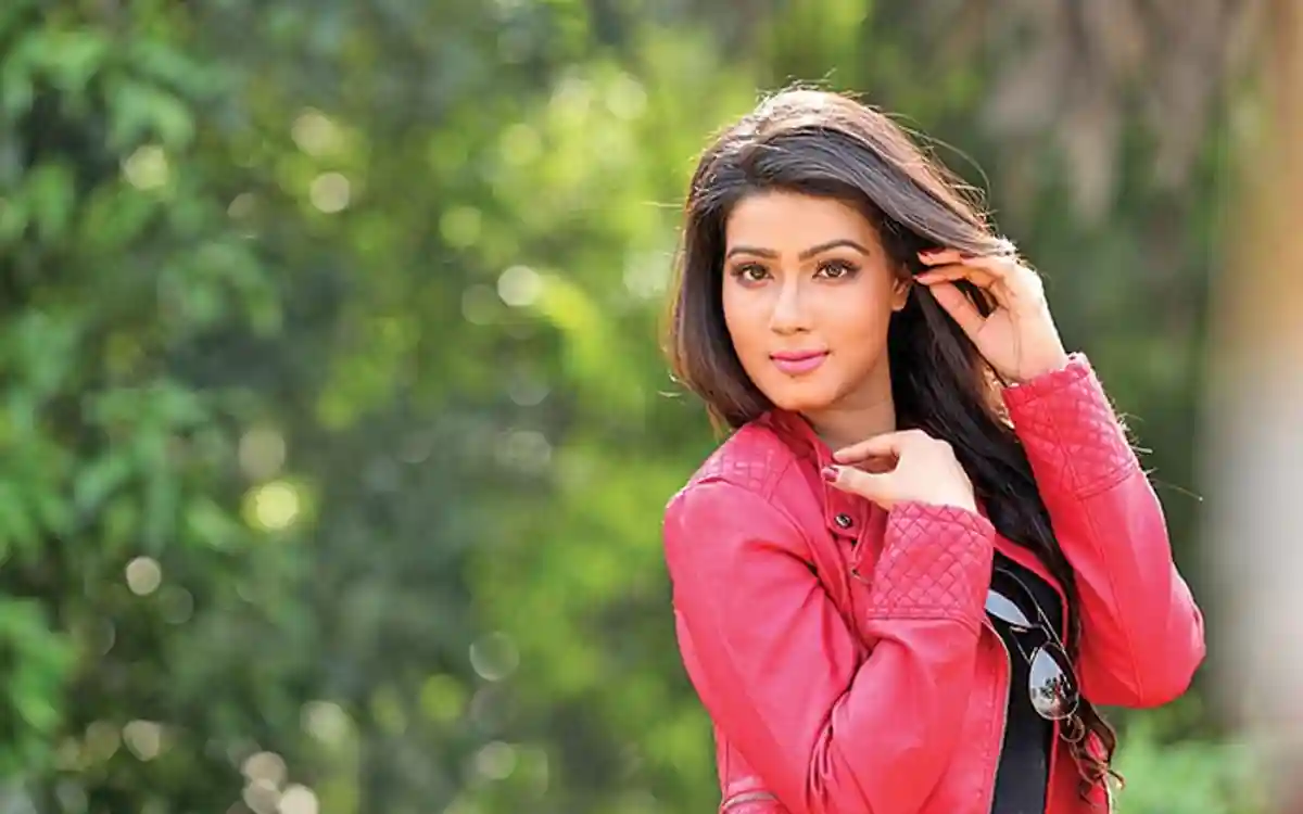 মাহির ফেসবুক পোস্টে বাসে আগুন দেওয়া যুবকের পরিচয়